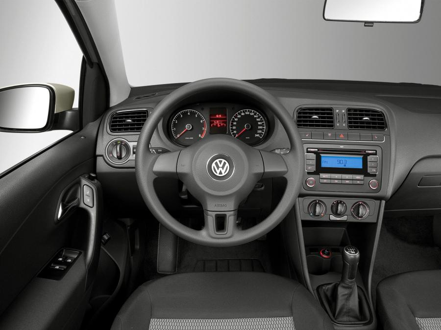  Volkswagen Polo Sedan 2010 года  (фото 52 из 123)